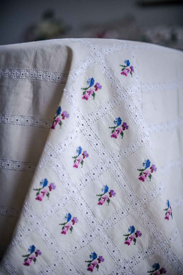 Crochet Tarkashi Bed Sheet