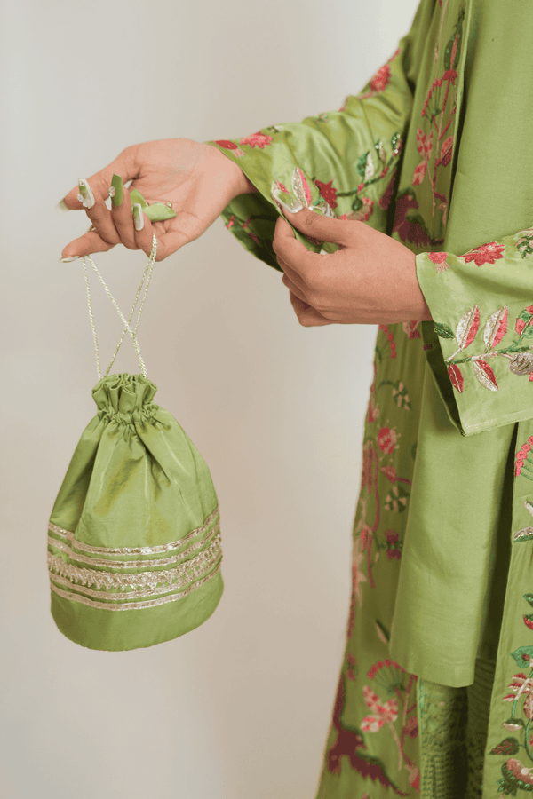 Khaavi Pouch